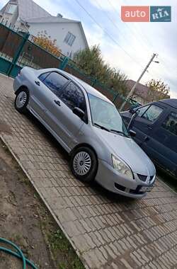 Седан Mitsubishi Lancer 2004 в Чернівцях