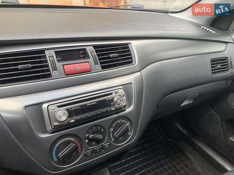 Седан Mitsubishi Lancer 2005 в Дніпрі