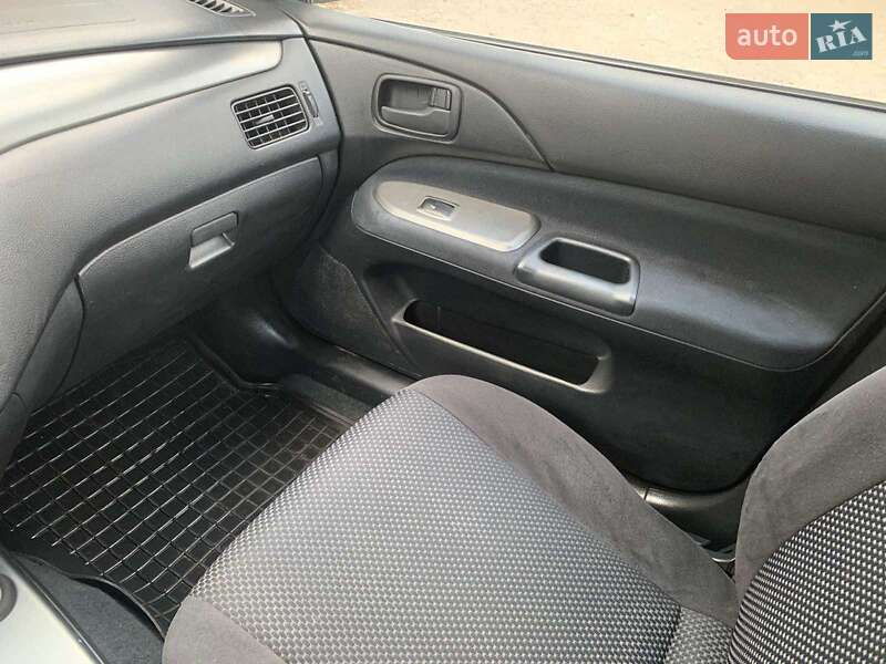 Седан Mitsubishi Lancer 2005 в Дніпрі