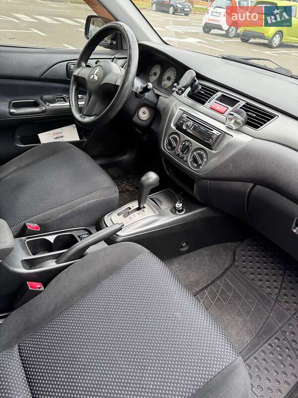 Седан Mitsubishi Lancer 2008 в Киеве