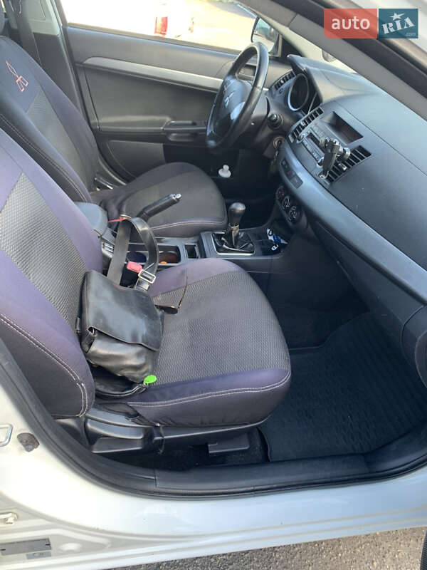 Хетчбек Mitsubishi Lancer 2011 в Хмельницькому