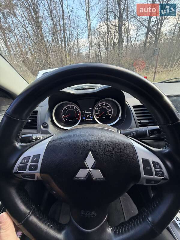 Седан Mitsubishi Lancer 2014 в Рівному