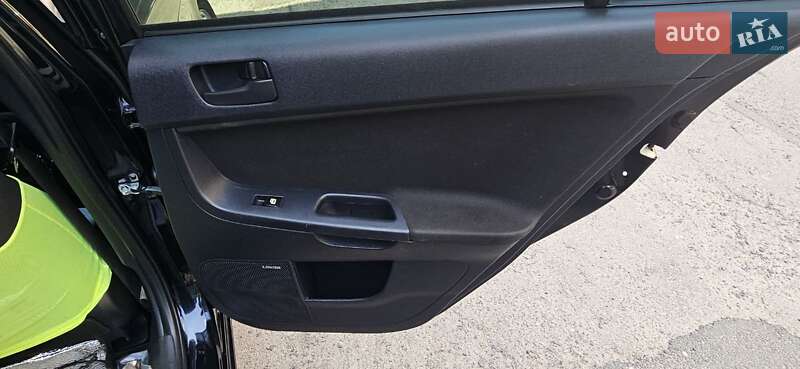 Седан Mitsubishi Lancer 2008 в Ровно