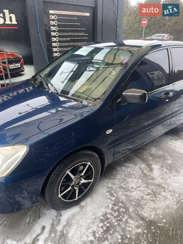 Седан Mitsubishi Lancer 2004 в Стебнику фото 4 Седан Mitsubishi Lancer 2004 в Стебнику