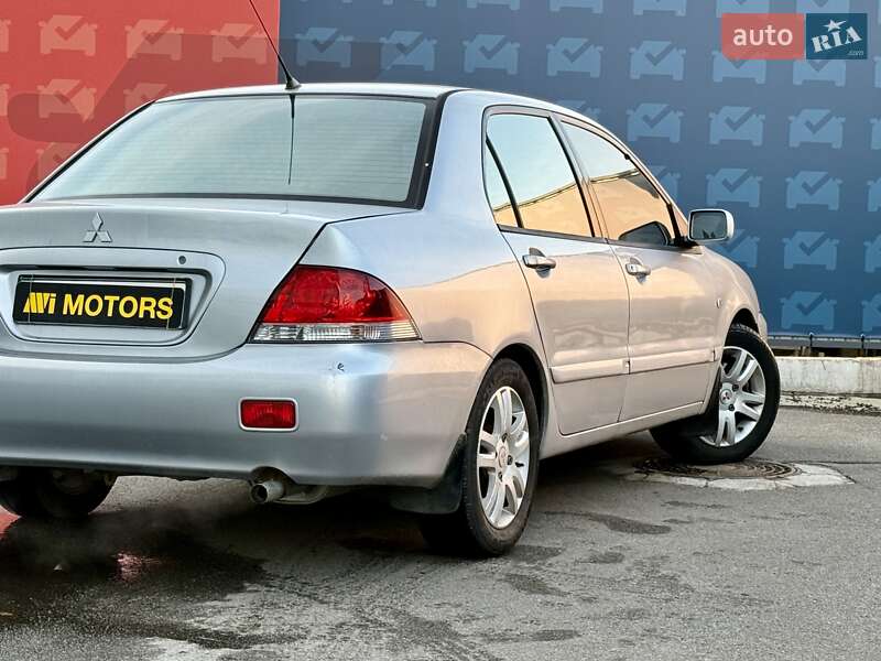 Седан Mitsubishi Lancer 2007 в Киеве