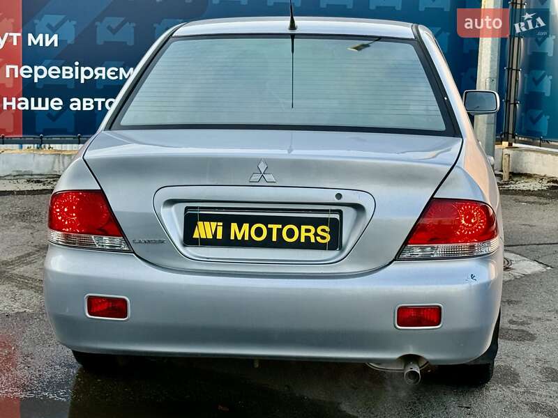 Седан Mitsubishi Lancer 2007 в Киеве
