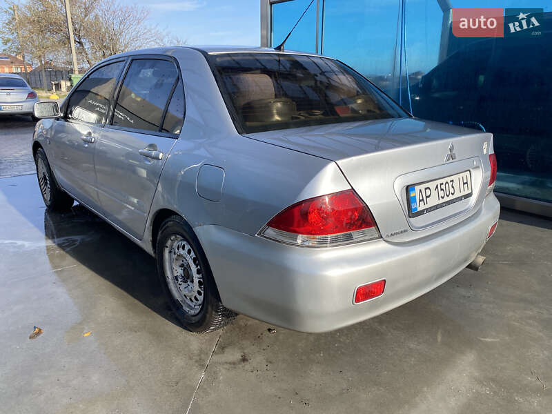 Седан Mitsubishi Lancer 2004 в Запоріжжі