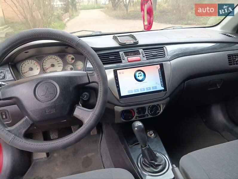 Седан Mitsubishi Lancer 2004 в Вінниці