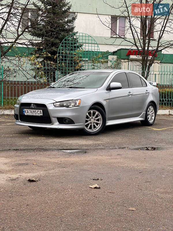 Седан Mitsubishi Lancer 2012 в Киеве