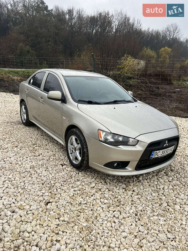Седан Mitsubishi Lancer 2011 в Львові