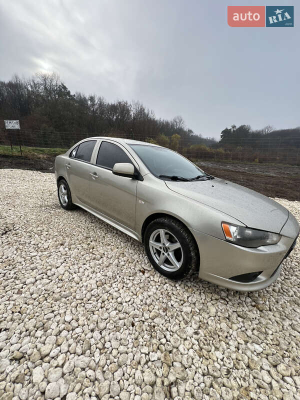 Седан Mitsubishi Lancer 2011 в Львові