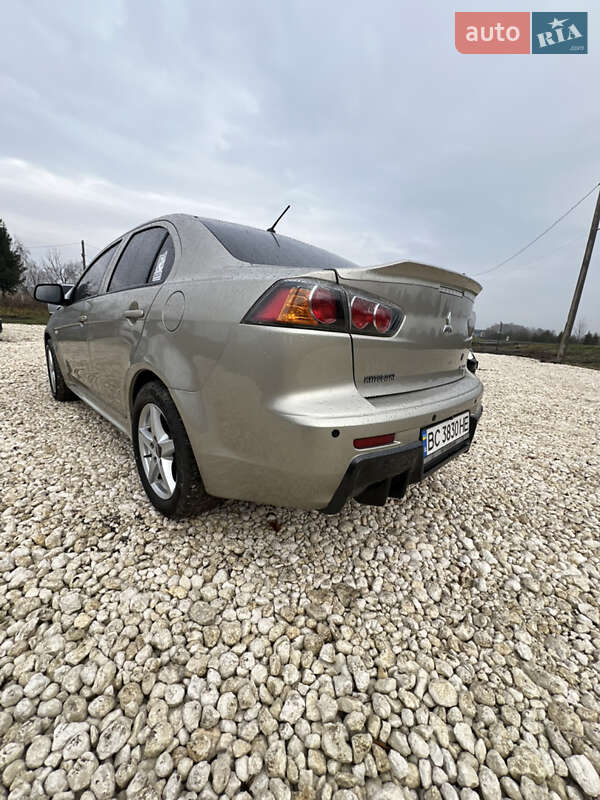 Седан Mitsubishi Lancer 2011 в Львові
