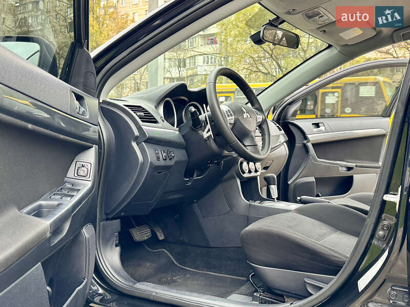 Седан Mitsubishi Lancer 2009 в Одесі