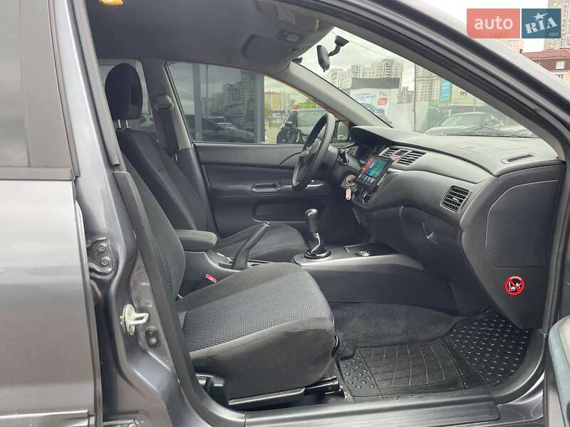 Седан Mitsubishi Lancer 2008 в Києві