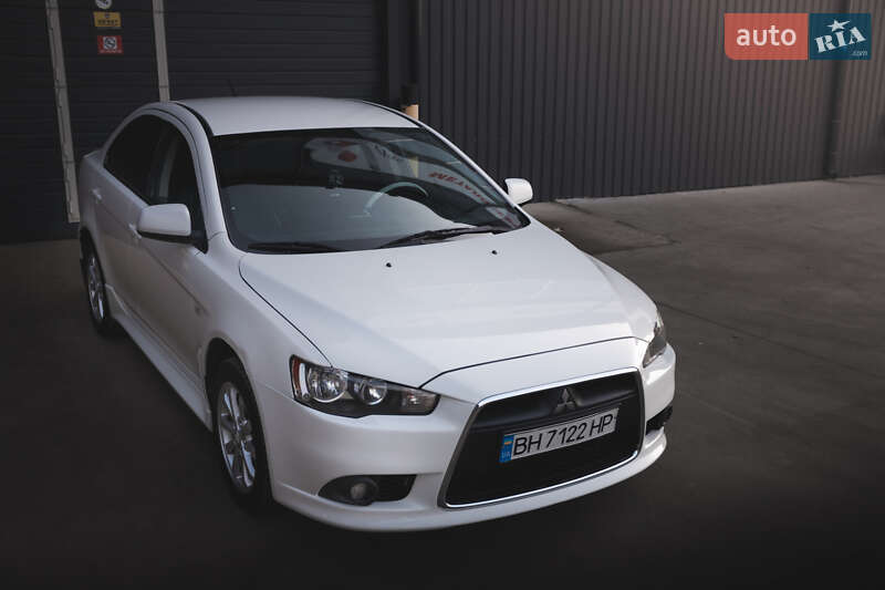 Седан Mitsubishi Lancer 2014 в Білгороді-Дністровському