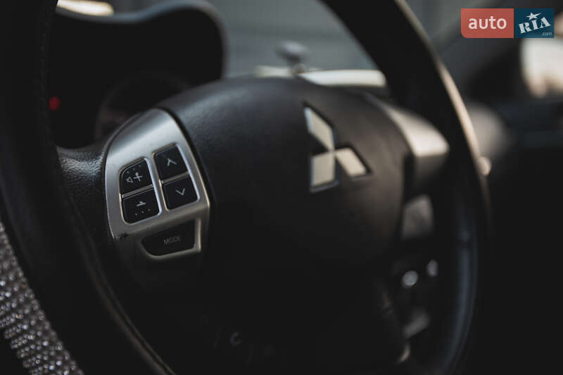 Седан Mitsubishi Lancer 2014 в Білгороді-Дністровському