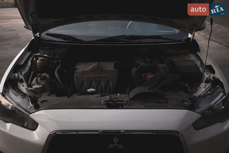 Седан Mitsubishi Lancer 2014 в Білгороді-Дністровському