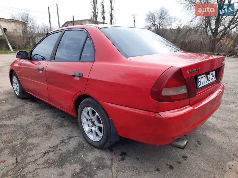 Седан Mitsubishi Lancer 1996 в Братському