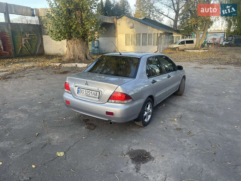 Седан Mitsubishi Lancer 2004 в Теофиполе