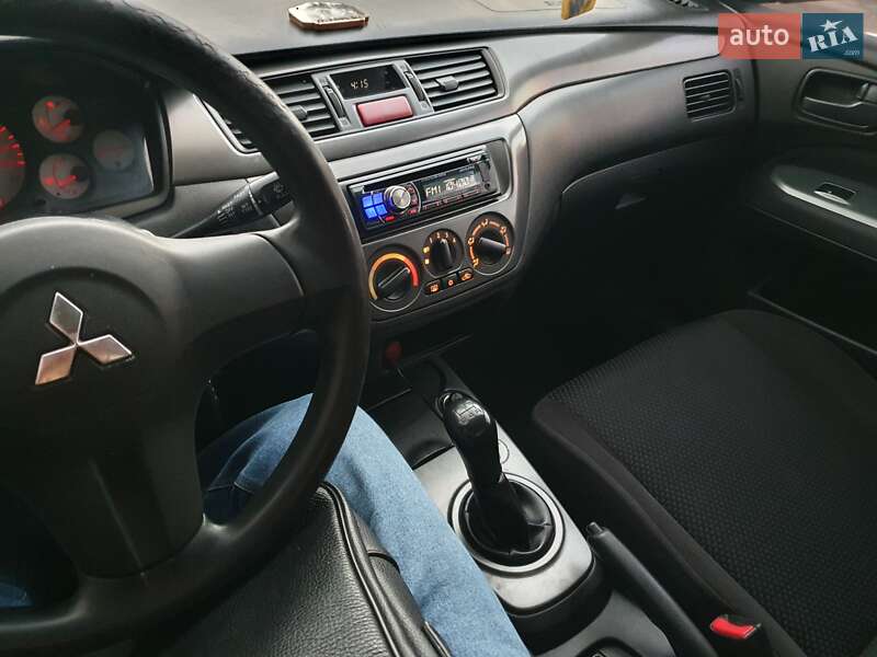Седан Mitsubishi Lancer 2006 в Киеве