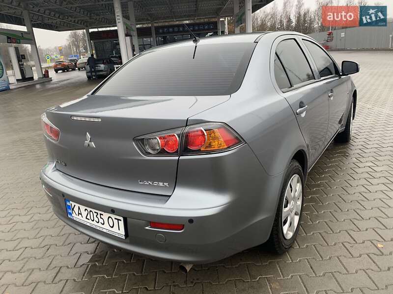 Седан Mitsubishi Lancer 2015 в Киеве