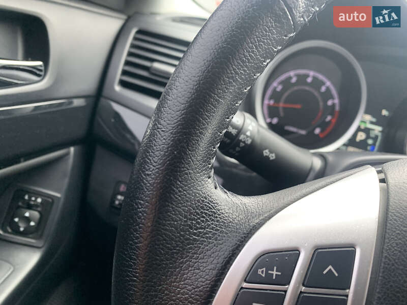 Седан Mitsubishi Lancer 2015 в Киеве