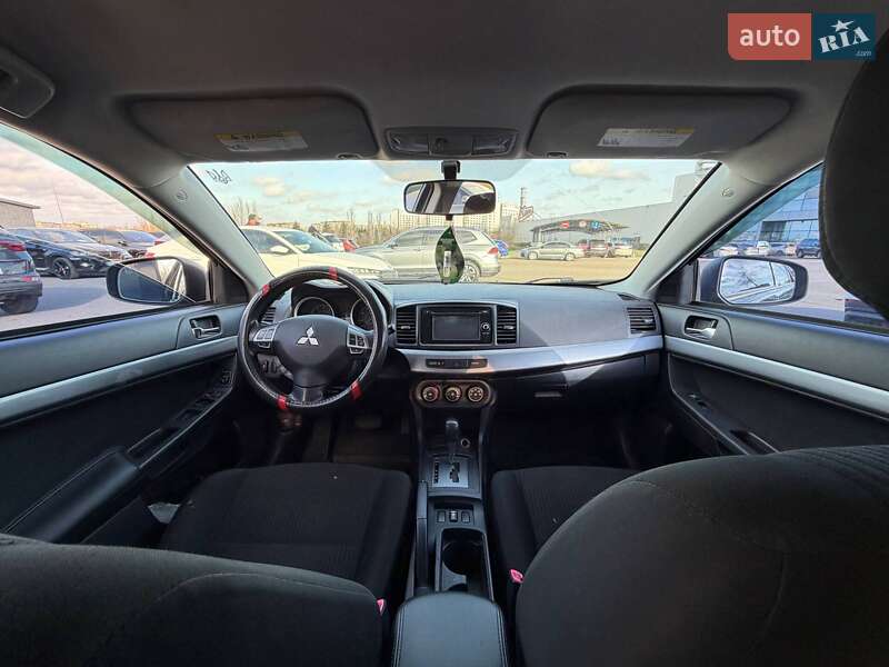 Седан Mitsubishi Lancer 2015 в Кривому Розі