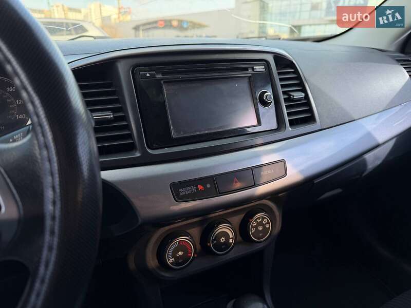 Седан Mitsubishi Lancer 2015 в Кривому Розі