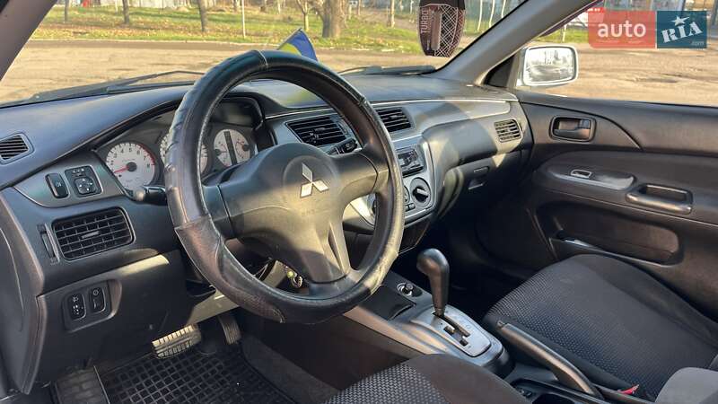 Седан Mitsubishi Lancer 2009 в Николаеве