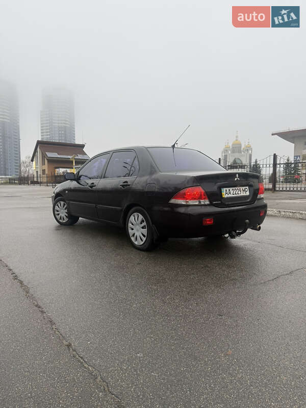 Седан Mitsubishi Lancer 2007 в Киеве