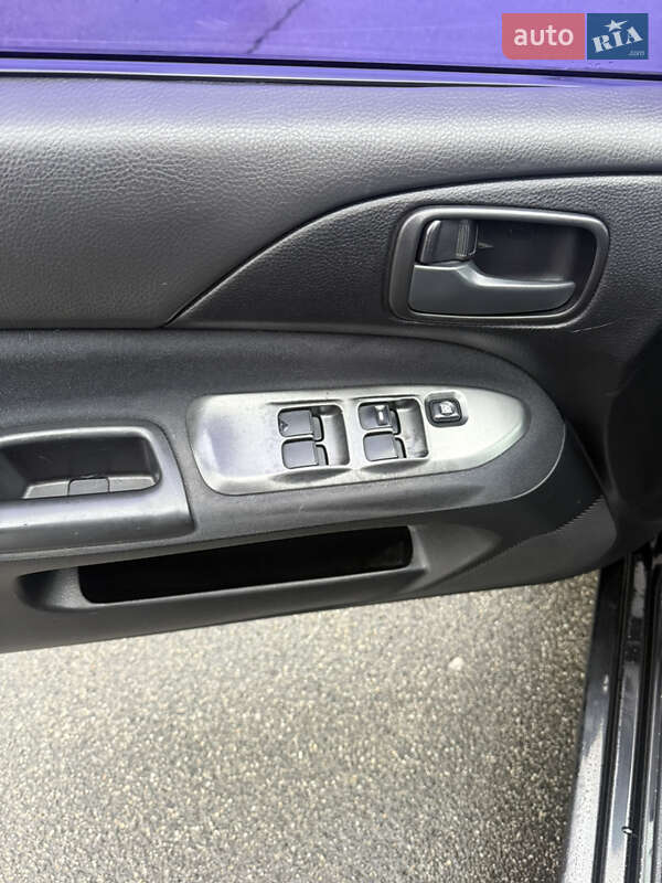 Седан Mitsubishi Lancer 2007 в Киеве