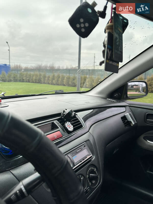 Седан Mitsubishi Lancer 2005 в Виннице