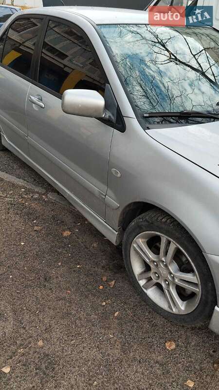 Седан Mitsubishi Lancer 2006 в Кам'янському фото 2 Седан Mitsubishi Lancer 2006 в Кам'янському