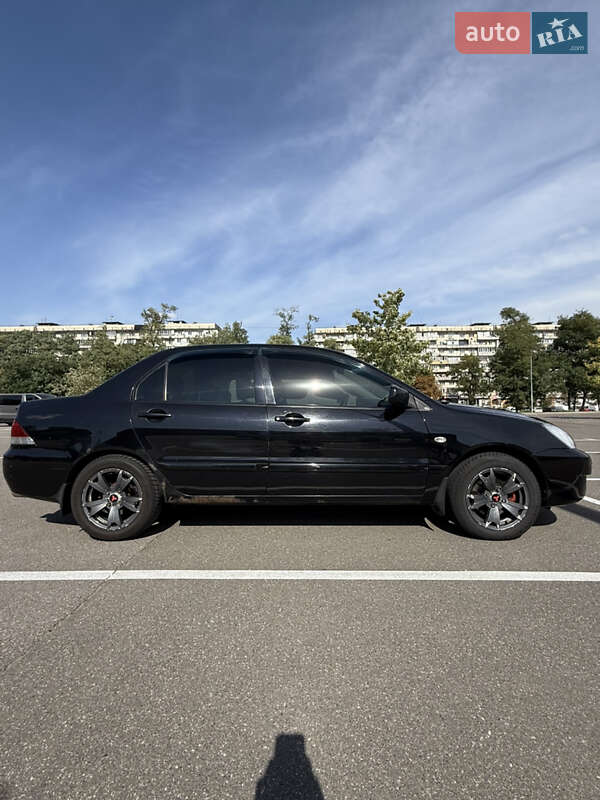 Седан Mitsubishi Lancer 2008 в Киеве