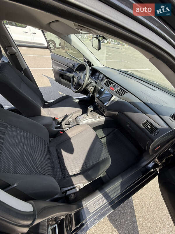 Седан Mitsubishi Lancer 2008 в Киеве