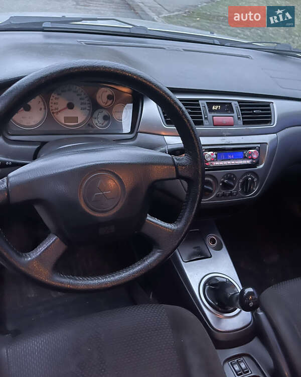 Седан Mitsubishi Lancer 2005 в Киеве фото 5 Седан Mitsubishi Lancer 2005 в Киеве