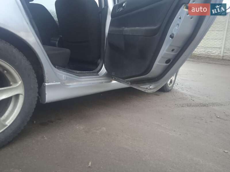 Седан Mitsubishi Lancer 2004 в Харкові