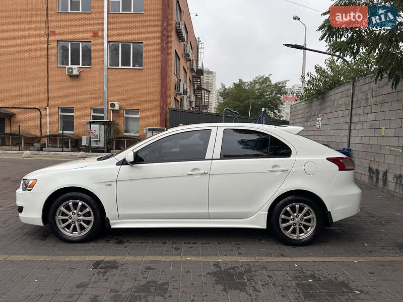 Хетчбек Mitsubishi Lancer 2010 в Києві
