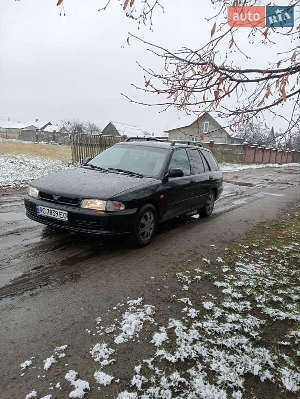 Універсал Mitsubishi Lancer 1995 в Сарнах