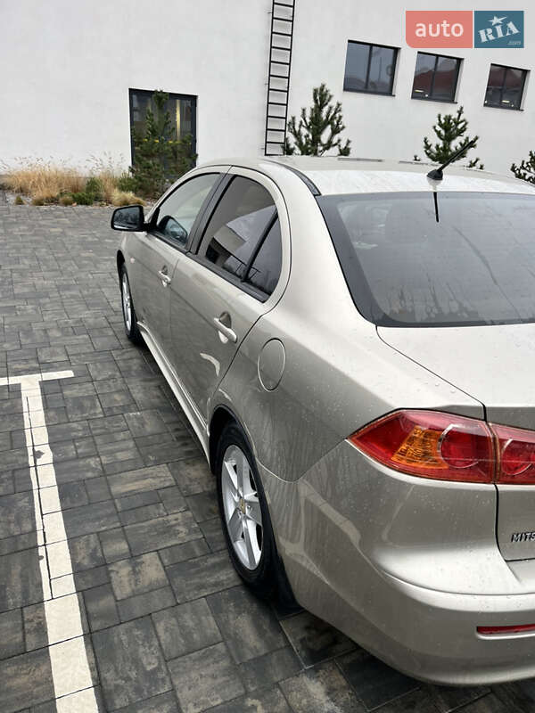 Седан Mitsubishi Lancer 2008 в Луцке