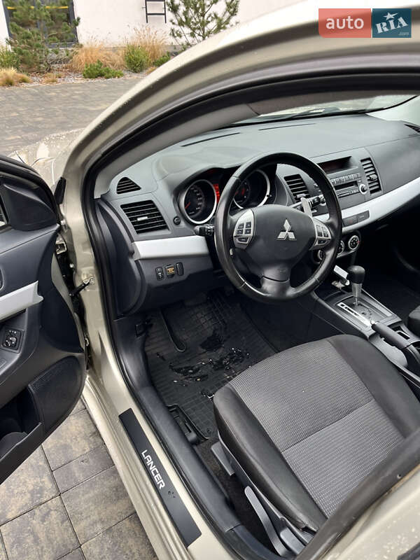 Седан Mitsubishi Lancer 2008 в Луцке