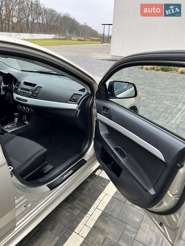 Седан Mitsubishi Lancer 2008 в Луцке