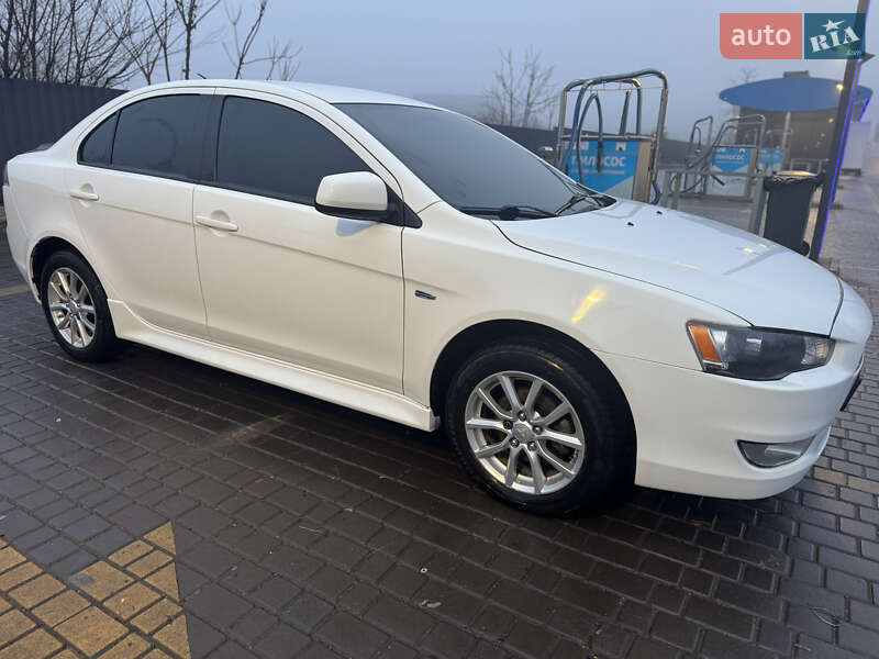 Седан Mitsubishi Lancer 2015 в Дніпрі