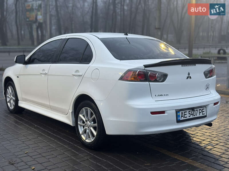 Седан Mitsubishi Lancer 2015 в Дніпрі