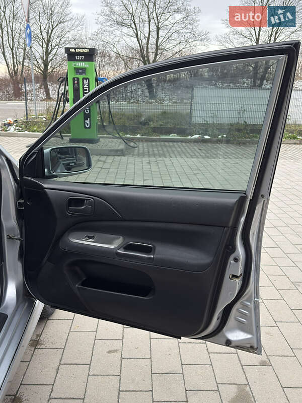 Седан Mitsubishi Lancer 2006 в Львові фото 11 Седан Mitsubishi Lancer 2006 в Львові