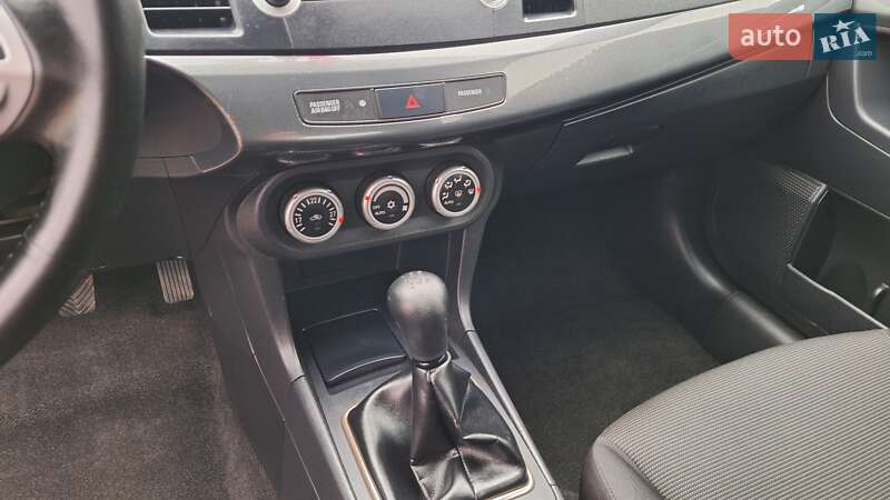 Седан Mitsubishi Lancer 2009 в Смілі