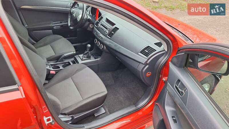 Седан Mitsubishi Lancer 2009 в Смілі