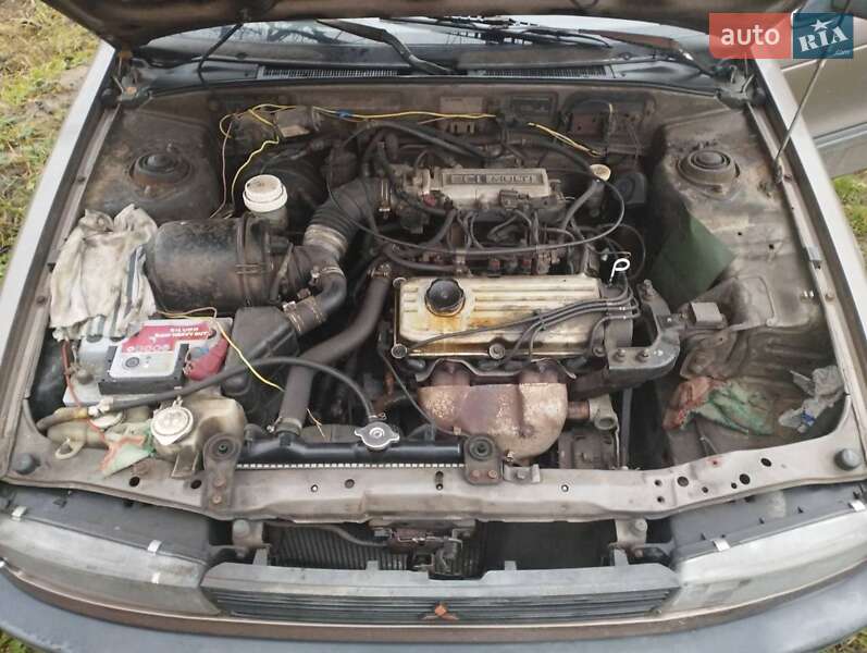 Ліфтбек Mitsubishi Lancer 1990 в Вінниці