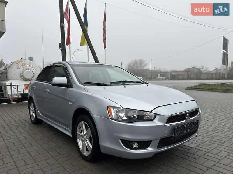 Седан Mitsubishi Lancer 2009 в Харкові