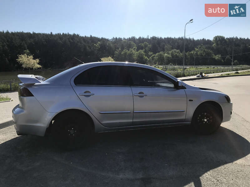 Седан Mitsubishi Lancer 2008 в Чернигове